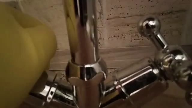 Звук для шумных соседей. Кран смотреть онлайн