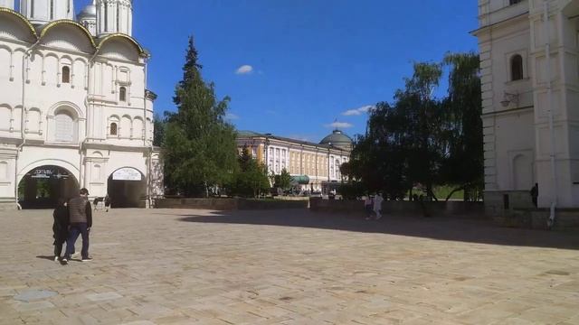 Соборная площадь в Московском кремле смотреть онлайн