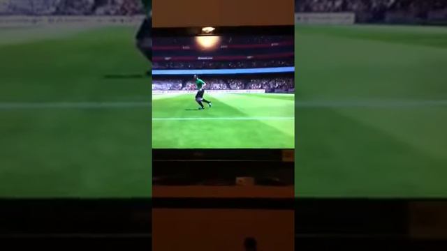 Crazy corner kick goal by Mertesacker in FIFA 13
