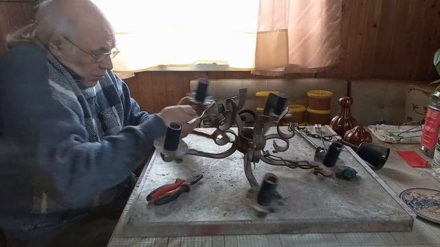 Реставрация кованной советской люстры.