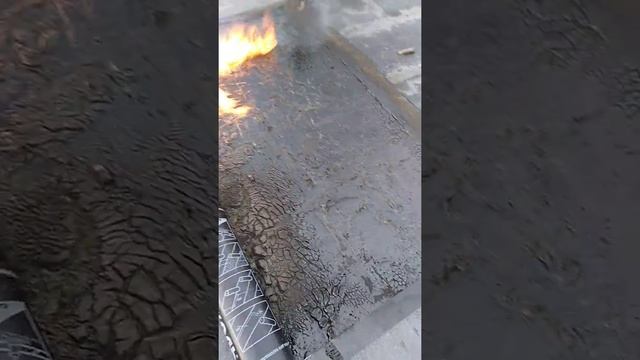 Расплавляем старый битум на кровле смотреть онлайн