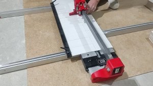 Серийная резка мелкой плитки.
