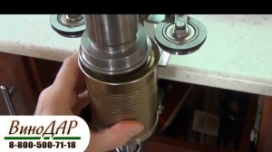 Закатываем банки с помощью закаточной машинки. Видеоурок.