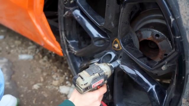 Купили заброшенный гараж за 100 тысяч рублей!!!!!! какой там автомобиль?