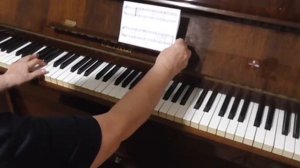 Разучиваем на ф-но: Моцарт Бурре (красивые пьесы для начинающих).