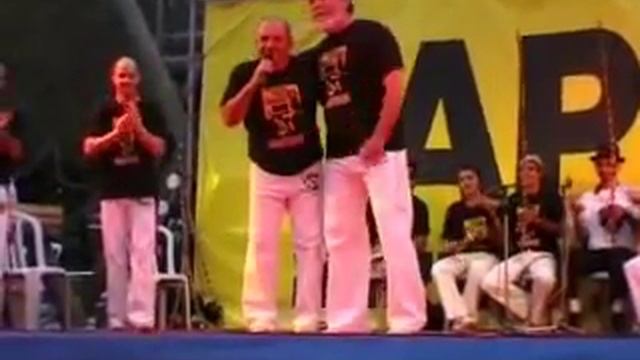 capoeira festival 2007 - GM suassuna & acordeon sing смотреть онлайн