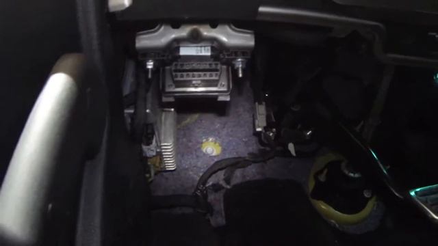 Ford Mustang Mk6 2015 onwards OBD2 Diagnostic Port Location смотреть онлайн