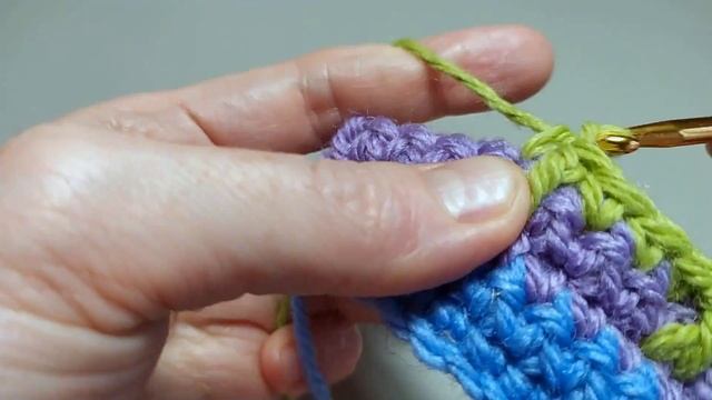 ПРОСТОЙ и КРАСИВЫЙ узор для пледа крючком ? или коврика из остатков пряжи смотреть онлайн