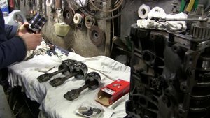 1.9 turbo diesel устанавливаем поршень в блок цилиндров и вкладыши с ионным напылением часть 10
