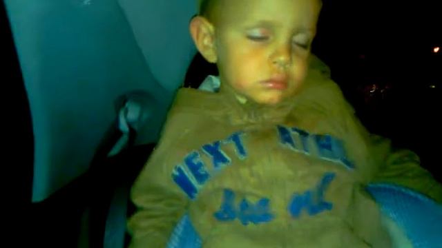 Яха спит стоя в машине смотреть онлайн