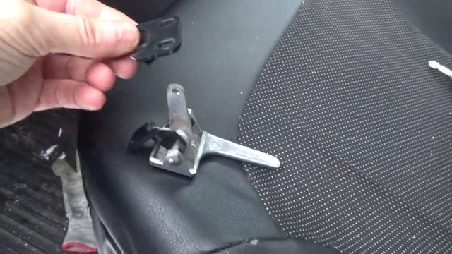 УАЗ-Патриот.Сломалась дверная ручка. смотреть онлайн