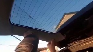 Снимаем обшивку пятой двери. Nissan Presage.