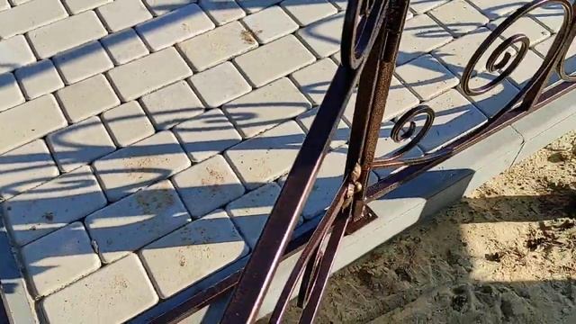 Вот как надо зарабатывать?! Оградка которая радует глаз. volgogradkovka3424