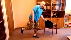 Как загрузить ноги. Встать на одной ноге.