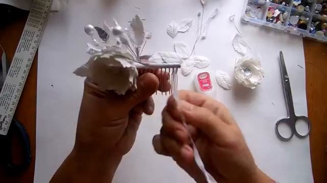 МК Украшения для волос с цветами из фоамирана к новому году. смотреть онлайн