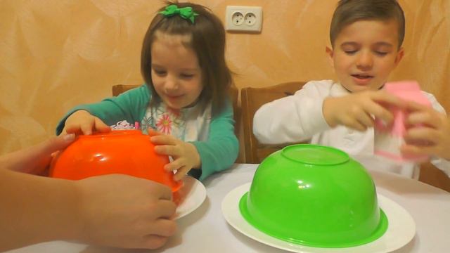 ЧЕЛЛЕНДЖ SQUISHY FOOD ПРОТИВ настоящая ЕДА / REAL FOOD vs squishy toys CHALLENGE! смотреть онлайн