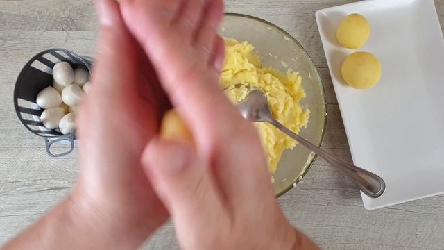 МУЖ НА КУХНЕ// Простой рецепт картофельно сырных шариков во фритюре// ВКУСНЫЙ РЕЦЕПТ//