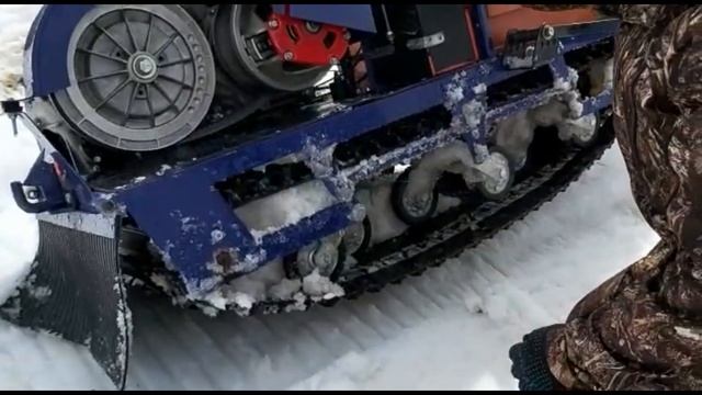 Мотобуксировщик по мокрому снегу и воде смотреть онлайн