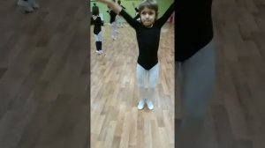 Балет для детей, фрагмент занятия группы 5-6 лет.