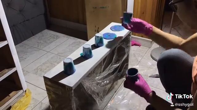 Акриловая заливка на старом комоде, новая жизнь комода - ему повезло) смотреть онлайн