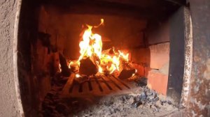 Дымит печь после кладки. Печь с лежанкой и плитой.
