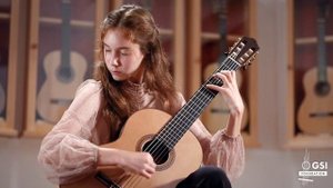 Sérgio Assad's "Seis Brevidades: Chuva" performed by Elle Davisson on a 2019 Jochen Röthel