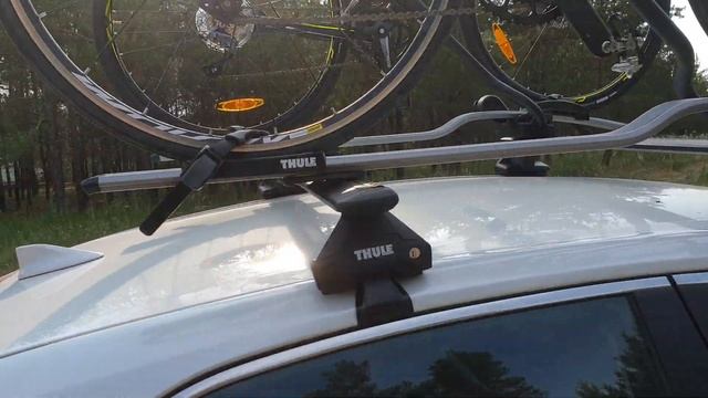Рейлинги Thule Evo и велосипедное крепление Thule 298 Expert на автомобиле Toyota Camry v70 2019г. смотреть онлайн