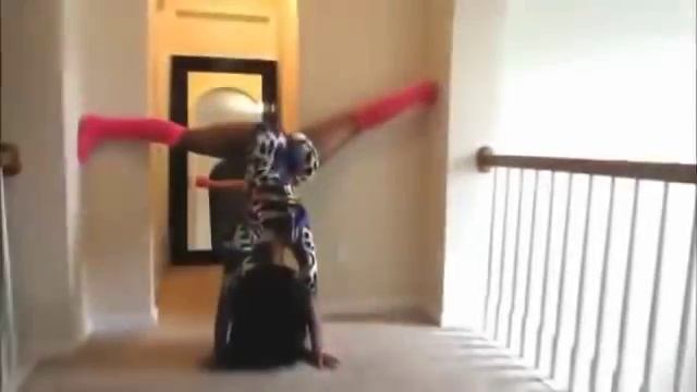 BEST BOOTY SHAKE TWERK TEAM UP DOWN YouTube 360p смотреть онлайн