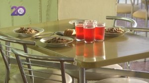 Чем кормят курганских детей в школьных столовых?