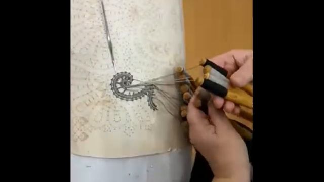 Как плетется парносцепное вологодское кружево. Кружевницы смотреть онлайн