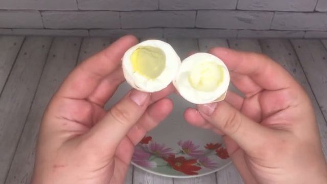 ЧТО БУДЕТ С ЯЙЦОМ В УКСУСЕ | СВАРИЛИ ЯЙЦО В УКСУСЕ