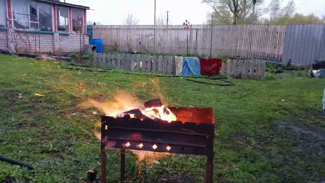Как разжечь угли для мангала, за одну минуту ! смотреть онлайн