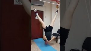 Вис вниз головой
