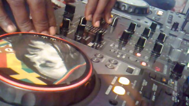 Dj Maki Weed Seed riddim medley смотреть онлайн