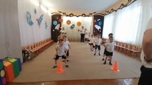 День космонавтики в детском саду. Группа "Колобки" смотреть онлайн