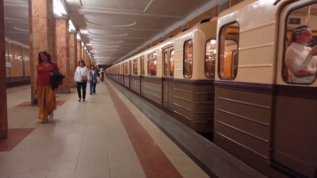 81 717.5А на станции Красносельская. смотреть онлайн