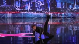 Уникальный танец в стиле спецэффектов из «Матрицы» (жесть!)