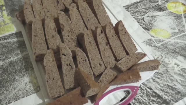 Быстрый, простой хлеб без дрожжей из цельнозерновой муки на рассоле