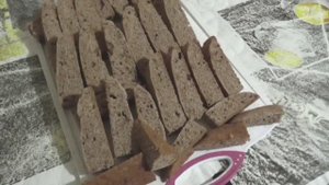Быстрый, простой хлеб без дрожжей из цельнозерновой муки на рассоле