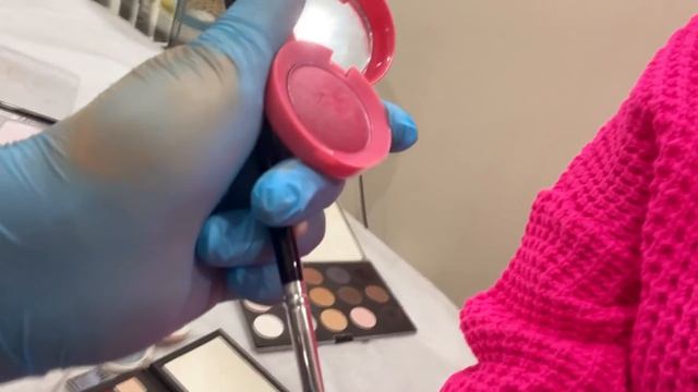 "У ВАС КРИВОЙ РОТ, СИНЯКИ, СОСУДЫ, ЯМЫ НА КОЖЕ, МОРЩИНЫ - СКОРО БУДЕТ ХУЖЕ" / Треш-обзор салона смотреть онлайн