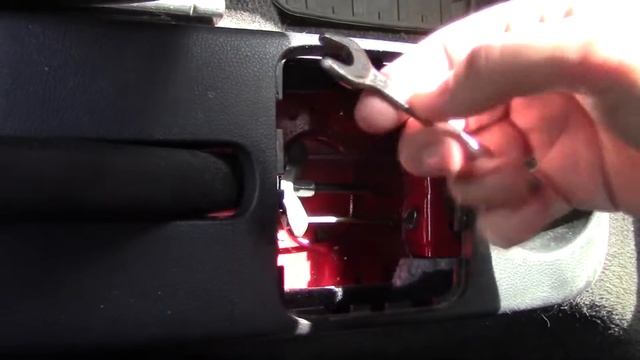 Подтянуть трос ручника Skoda Fabia смотреть онлайн