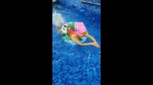 Занятие в бассейне