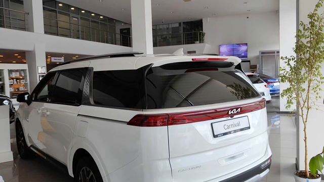 Kia Carnival 2023 экстерьер и интерьер в деталях смотреть онлайн