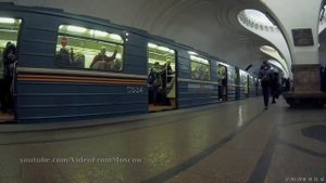 Ждал пуск поезда "Малый театр" на станции метро "Сокол" // 27 марта 2018 года