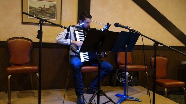 Alex Grambow - "Baby Elephant Walk" смотреть онлайн