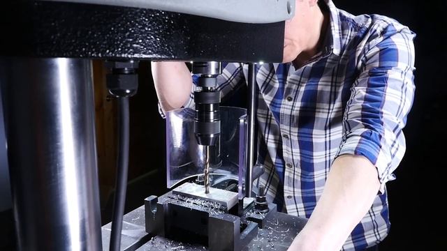 FLOTT TB 13 PLUS - Немецкий СВЕРЛИЛЬНО-РЕЗЬБОНАРЕЗНОЙ СТАНОК смотреть онлайн