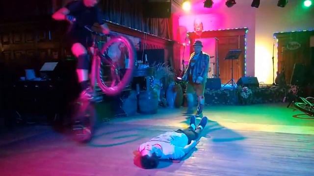 Велошоу Bravo смотреть онлайн