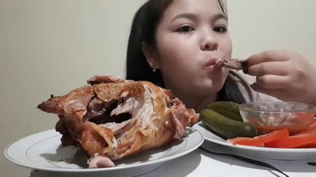 Mukbang/Курица гриль/Могу съесть целую курицу?/aydailife /не ASMR смотреть онлайн