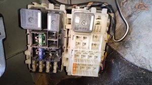 FORD S-MAX [2006-2015] OBD2 Diagnostic Port, Fuses Box Location and Battery Location