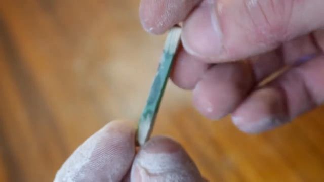 DIY. КАК СДЕЛАТЬ КУЛОН ИЗ ЭПОКСИДНОЙ СМОЛЫ И ДЕРЕВА смотреть онлайн